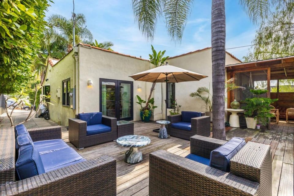 Spanish Bungalow in Trendy Los Feliz For Families House in Los Feliz