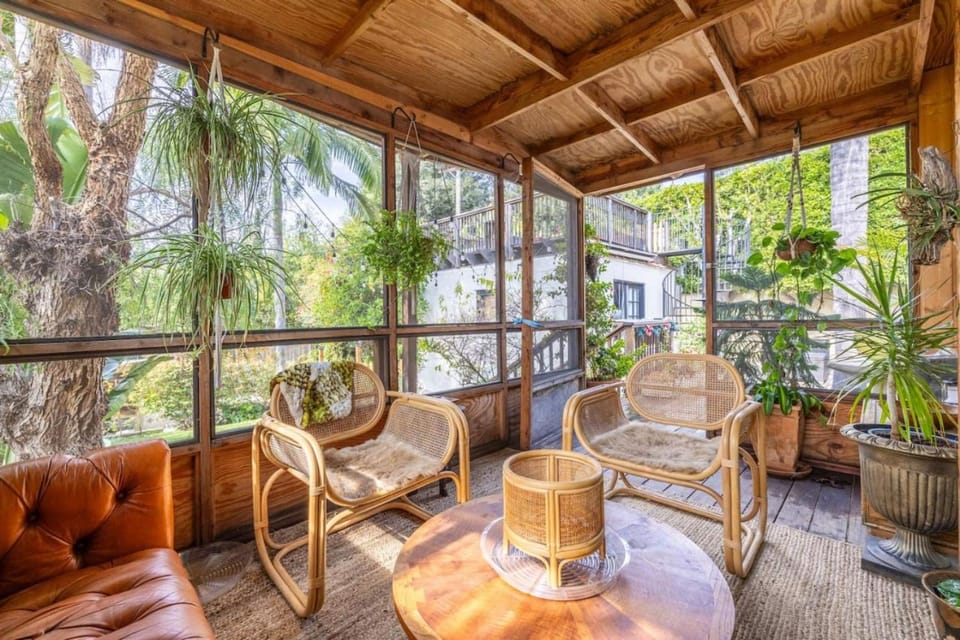 Spanish Bungalow in Trendy Los Feliz For Families House in Los Feliz