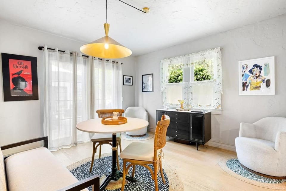 Spanish Bungalow in Trendy Los Feliz For Families House in Los Feliz