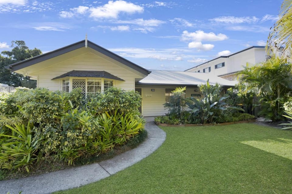 Property building, Garden, Garden view