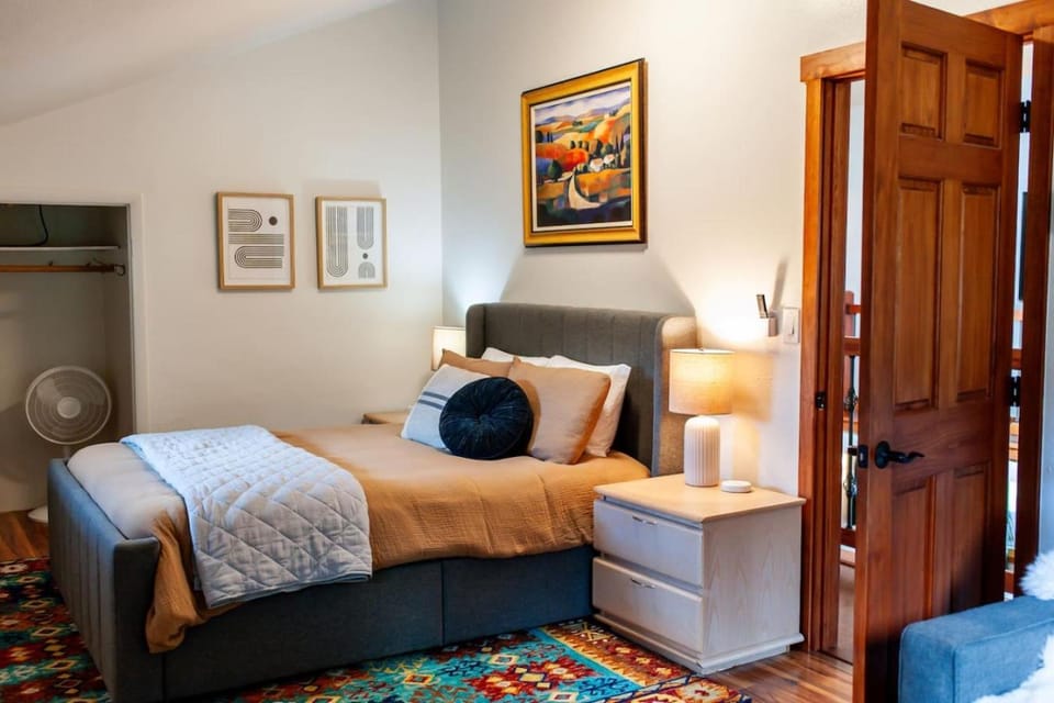 Bed, Bedroom