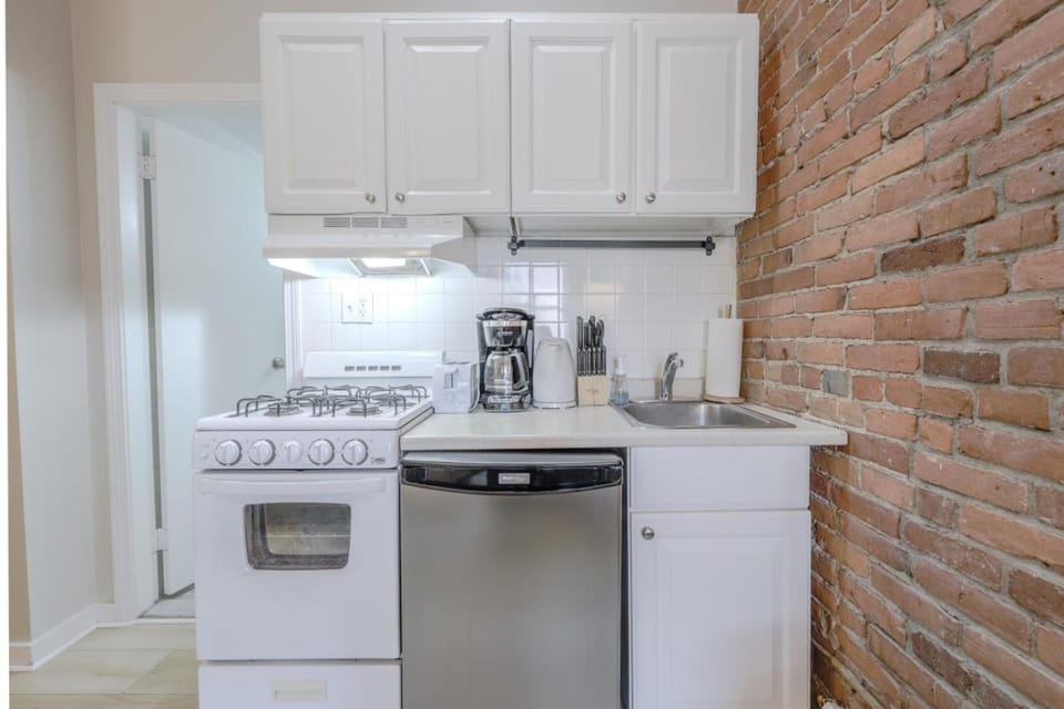 Delightful Back Bay Studio Apartment in Back Bay