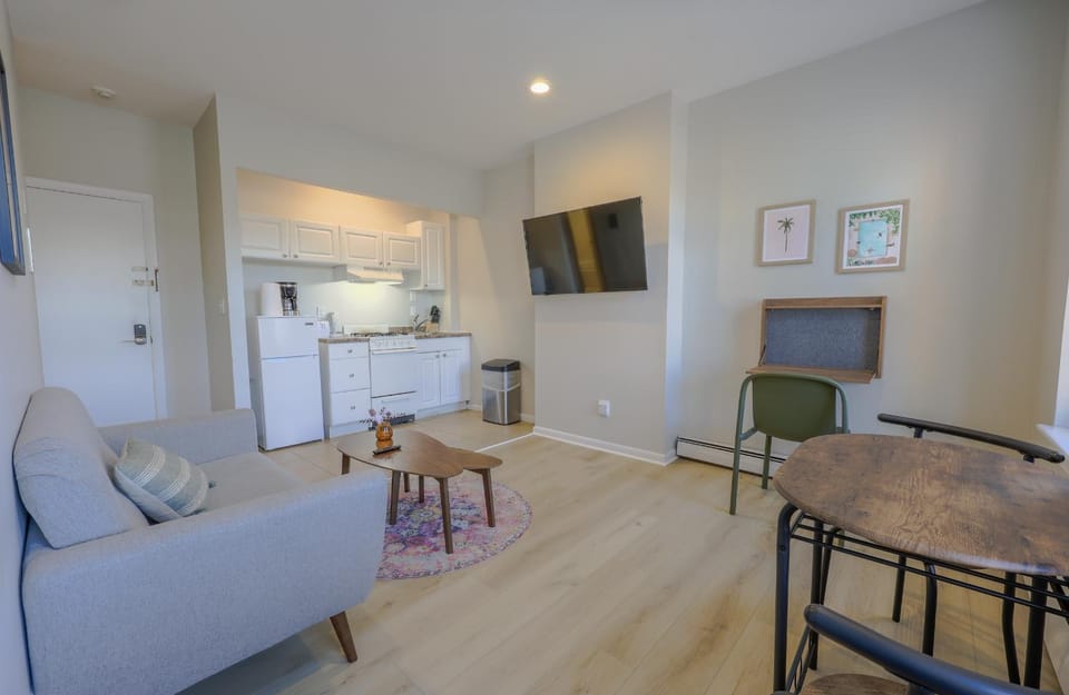 Urban Chic South End Studio Apartment in Back Bay