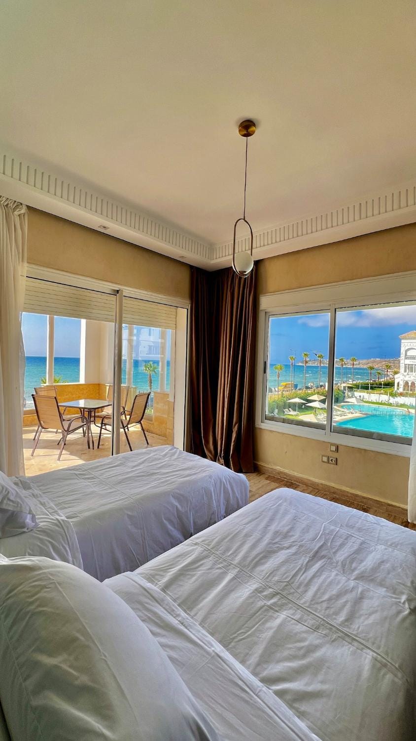 Bed, Bedroom, Pool view, Sea view