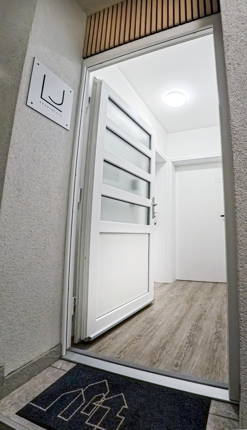 Facade/entrance, acessibility