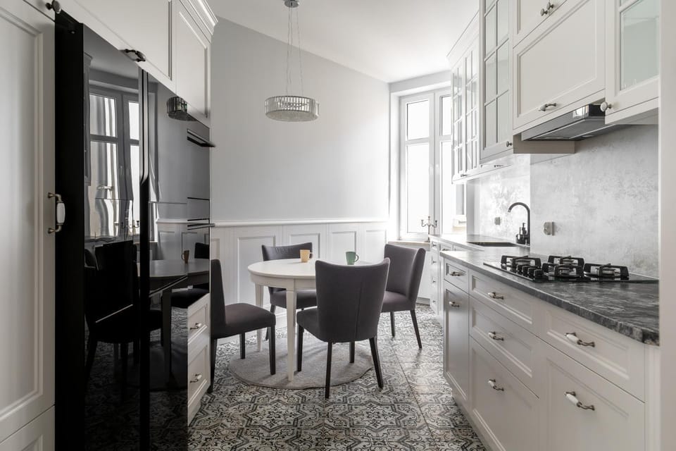 Kitchen or kitchenette, Dining area, stove