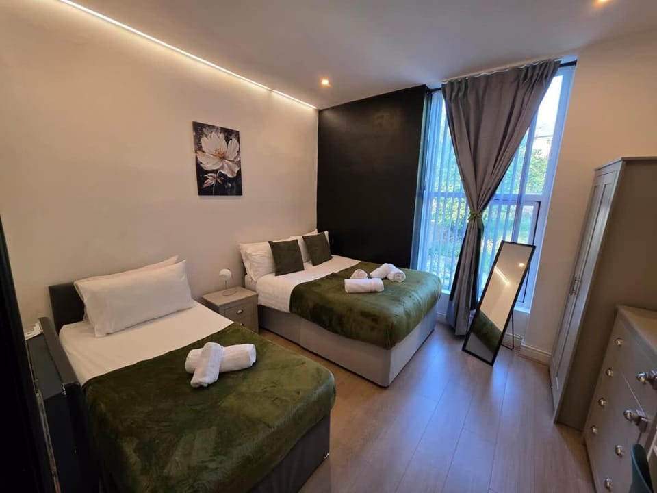 Maluwa Stays - Stylish and Cozy 2BR Apartment - Sleeps 6 Apartment in Liverpool