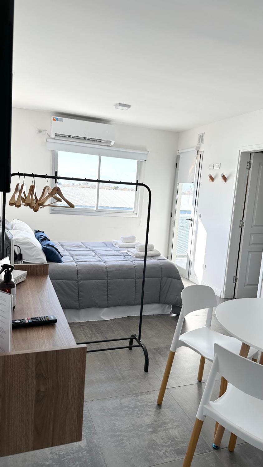Bed, Photo of the whole room, Seating area, Bedroom