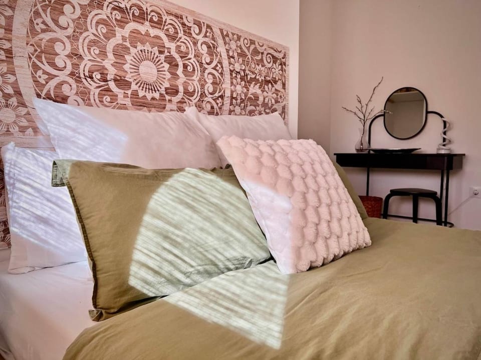 Bed, Bedroom