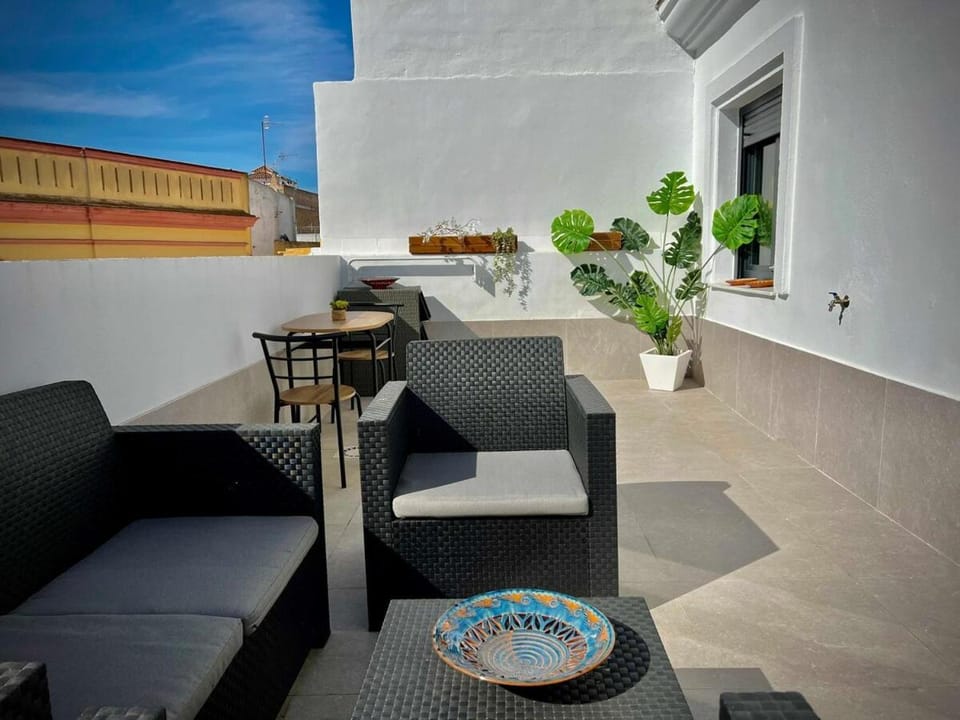 Balcony/Terrace, Balcony/Terrace, Seating area, Dining area