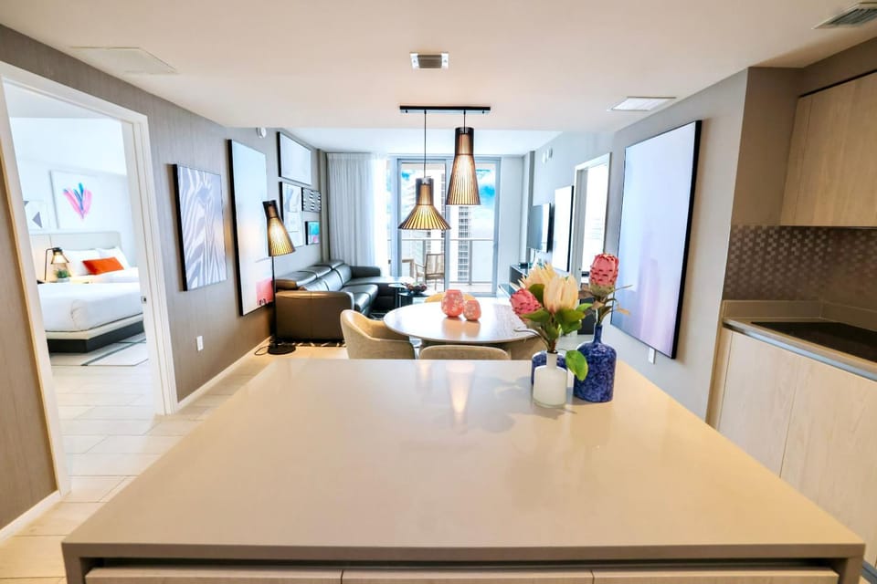 2 BDR Stunning Ocean View in Hyde Beach House House in Hollywood Beach
