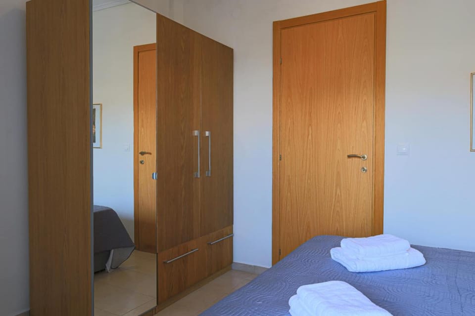 Bedroom, wardrobe
