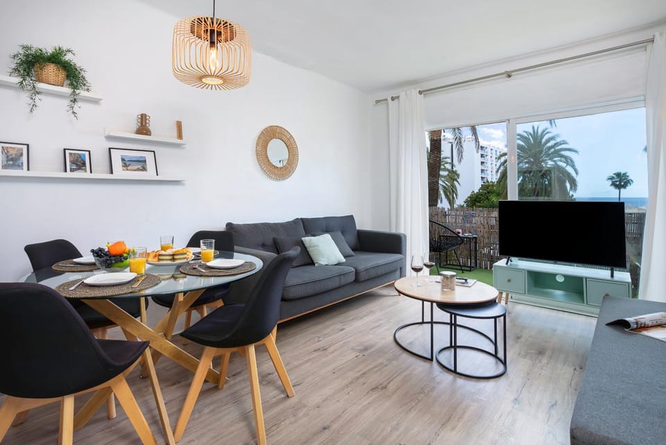 TV and multimedia, Living room, Dining area