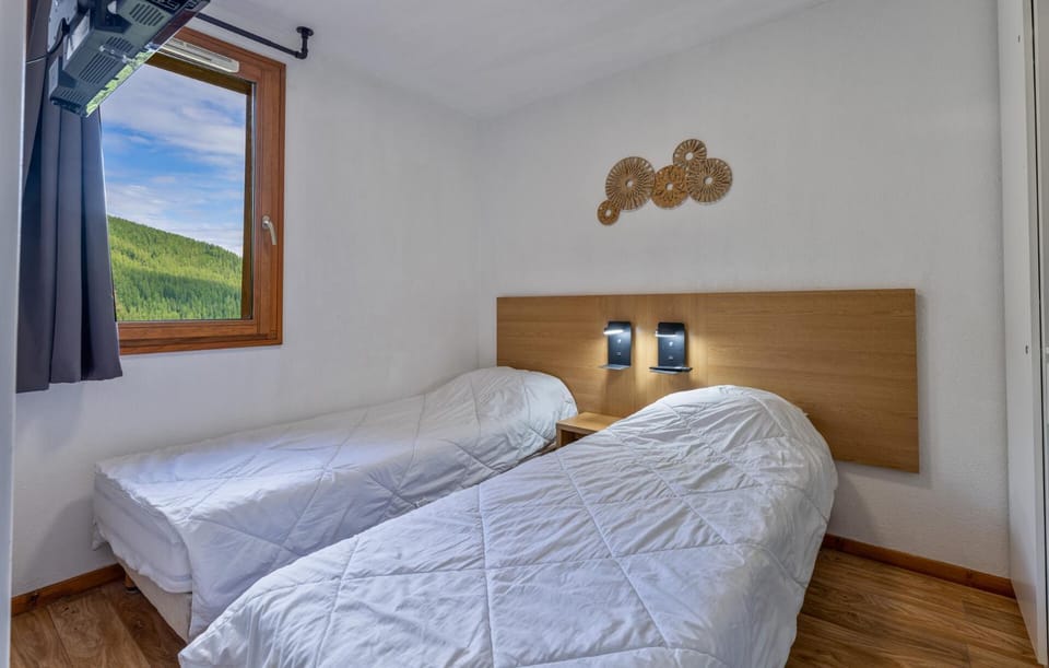 Les Chalets De Bois MÉan - D - Appartement tout confort aux Orres 1800 MAE-5113 Apartment in Provence-Alpes-Côte d'Azur