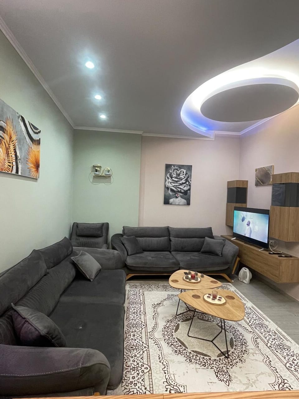 Communal lounge/ TV room, TV and multimedia, Living room, Evening entertainment