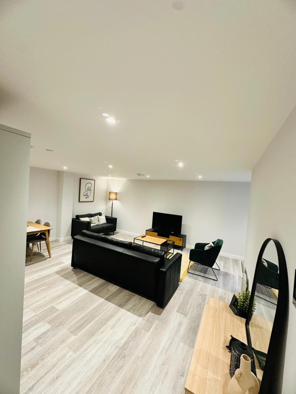 Living room, Seating area