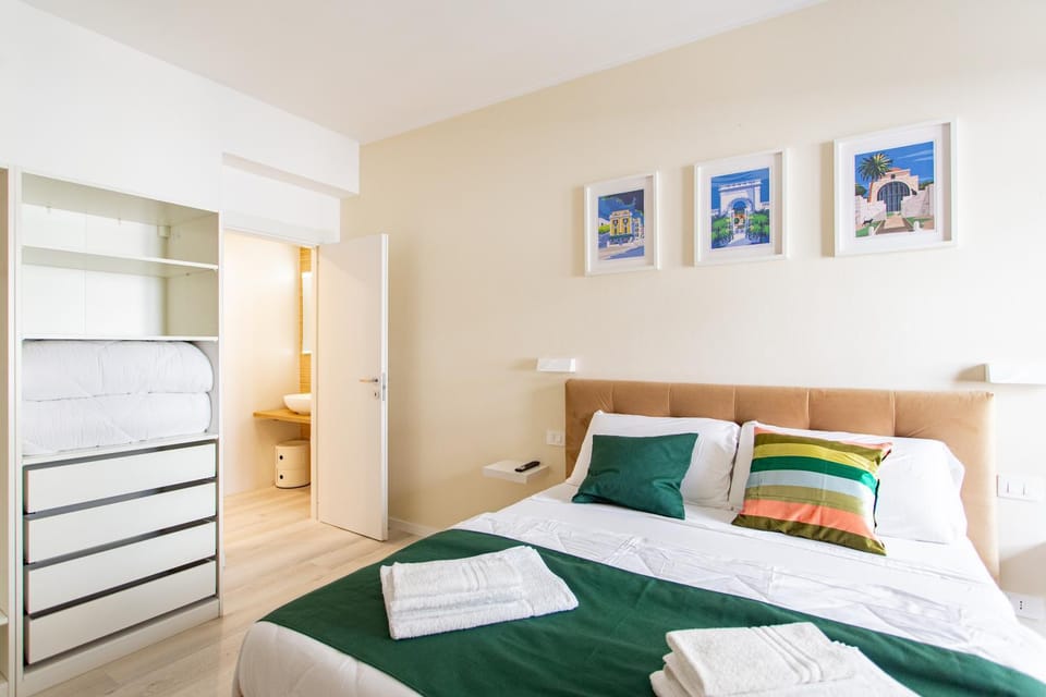 Bed, Photo of the whole room, Bedroom, towels, wardrobe