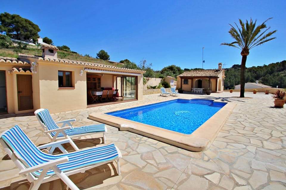Santa Ana - pretty holiday property with garden and private pool in Benissa House in Marina Alta