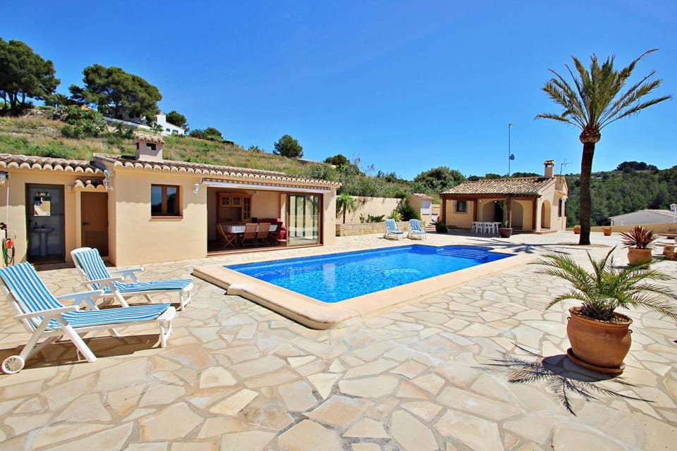 Santa Ana - pretty holiday property with garden and private pool in Benissa House in Marina Alta