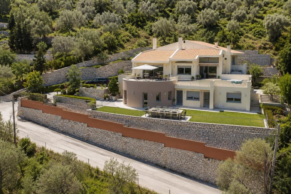 Mytilene Luxury Villa Garden Level Villa in İzmir Province