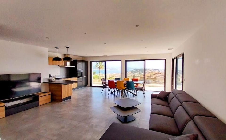 Sea view and perfect location Apartment in Sanary-sur-Mer