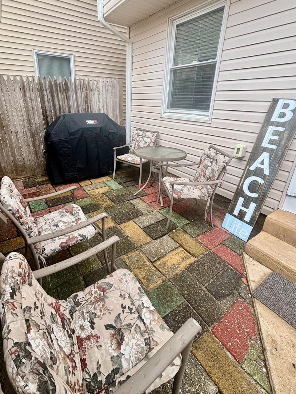 2 bedroom Condo with BBQ Beach Badges parking and 2 blocks to the beach Apartment in Seaside Heights