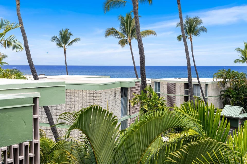 Alii Villas#318 Top Floor with Garden/Ocean Views! House in Holualoa