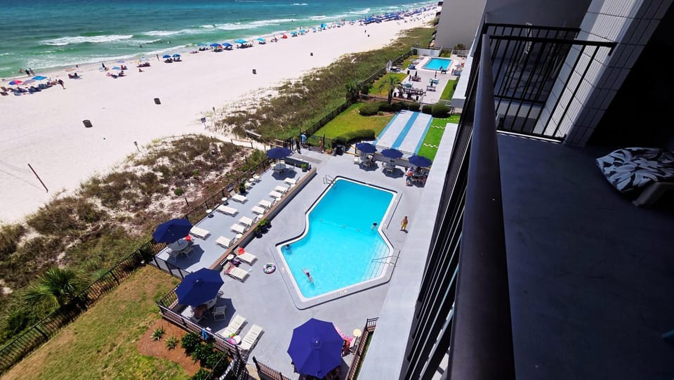 Bird's eye view, View (from property/room), Balcony/Terrace, Beach, Pool view, Swimming pool