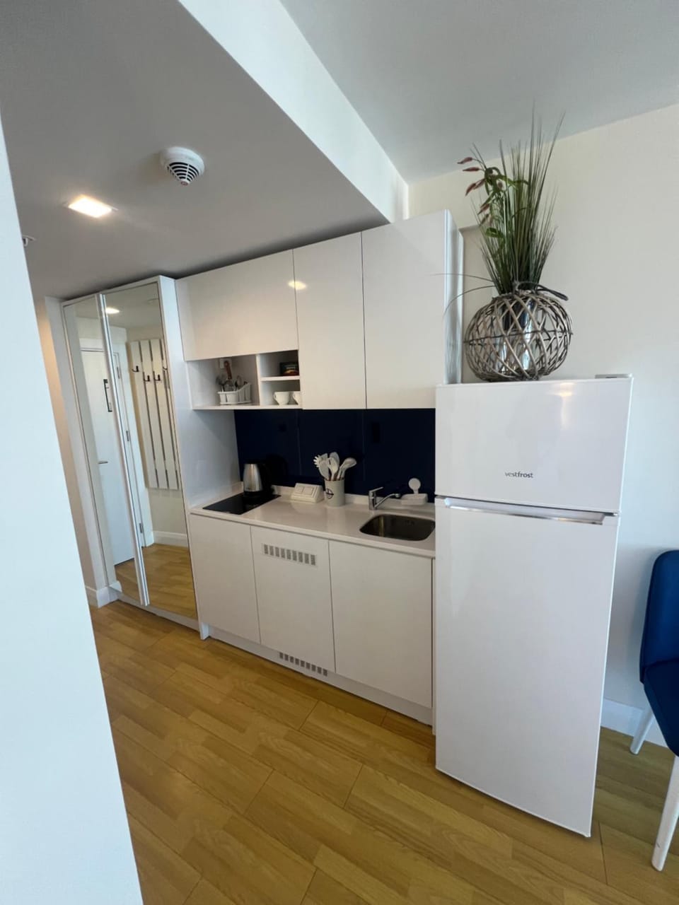 Hot Tub, Kitchen or kitchenette, minibar, stove