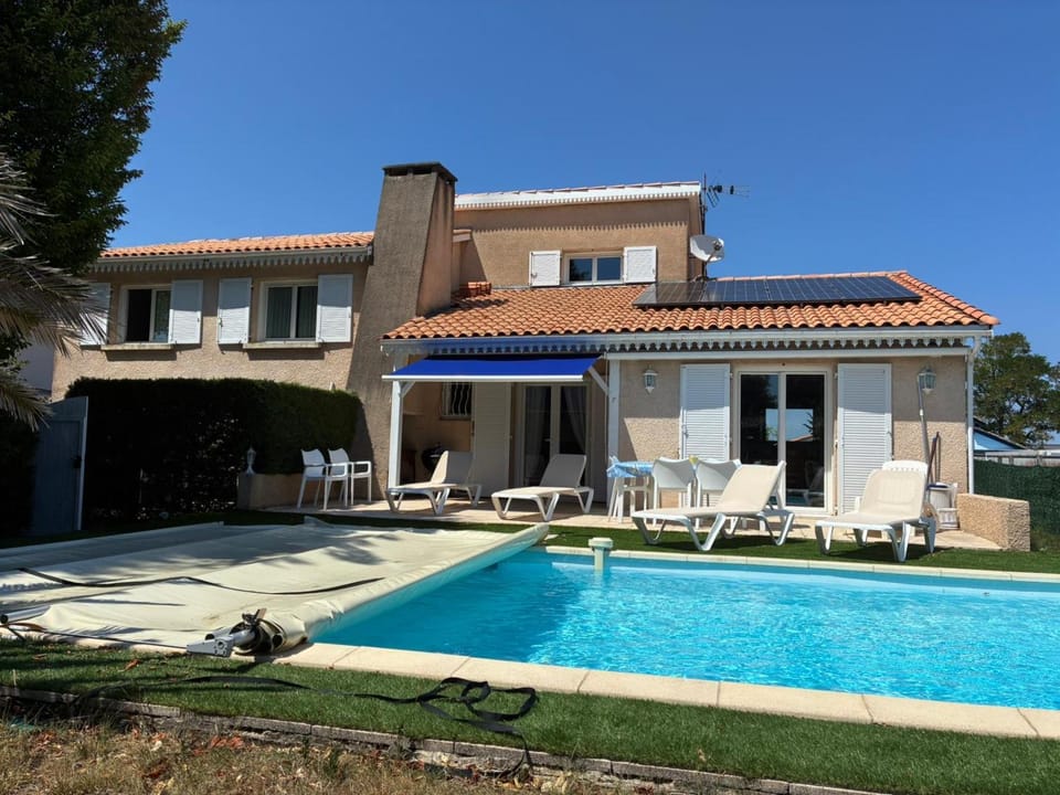 Property building, Patio, Day, Garden, Dining area, Garden view, Pool view, Swimming pool, Seasons, Sunrise, Sunset, sunbed