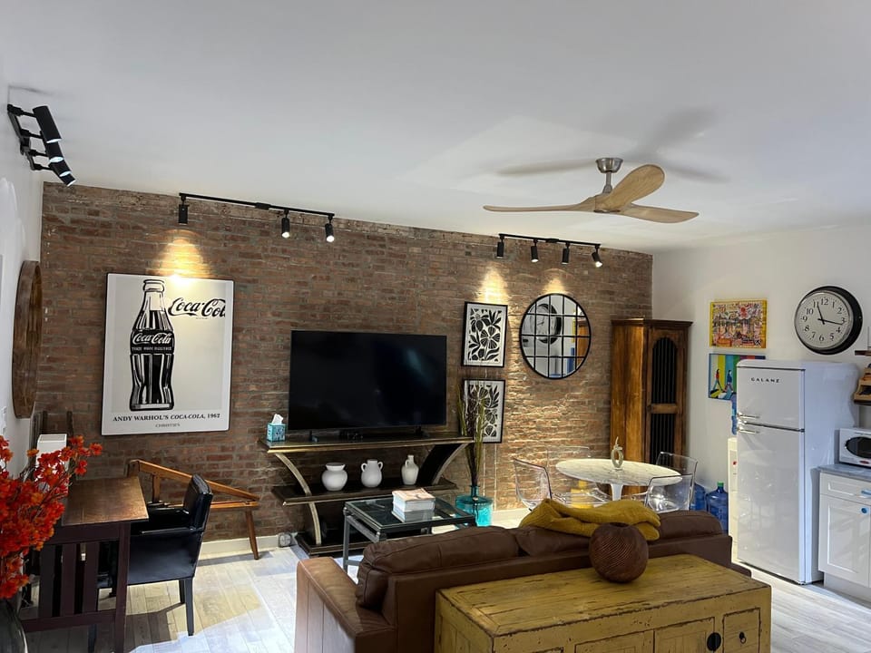 TV and multimedia, Living room, Seating area