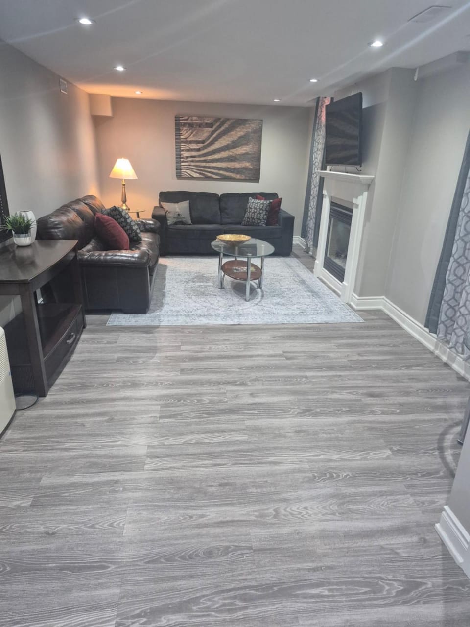 Two bedroom basement apartment Apartment in Oshawa
