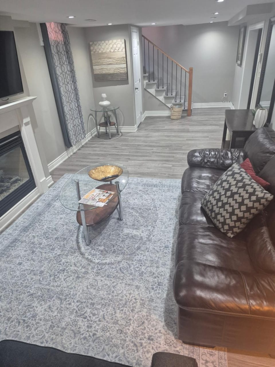 Two bedroom basement apartment Apartment in Oshawa