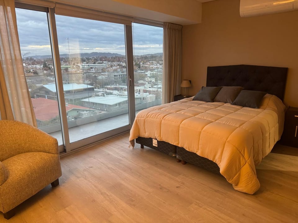 Departamento espectacular con balcón panorámico en piso alto Apartment in Mendoza