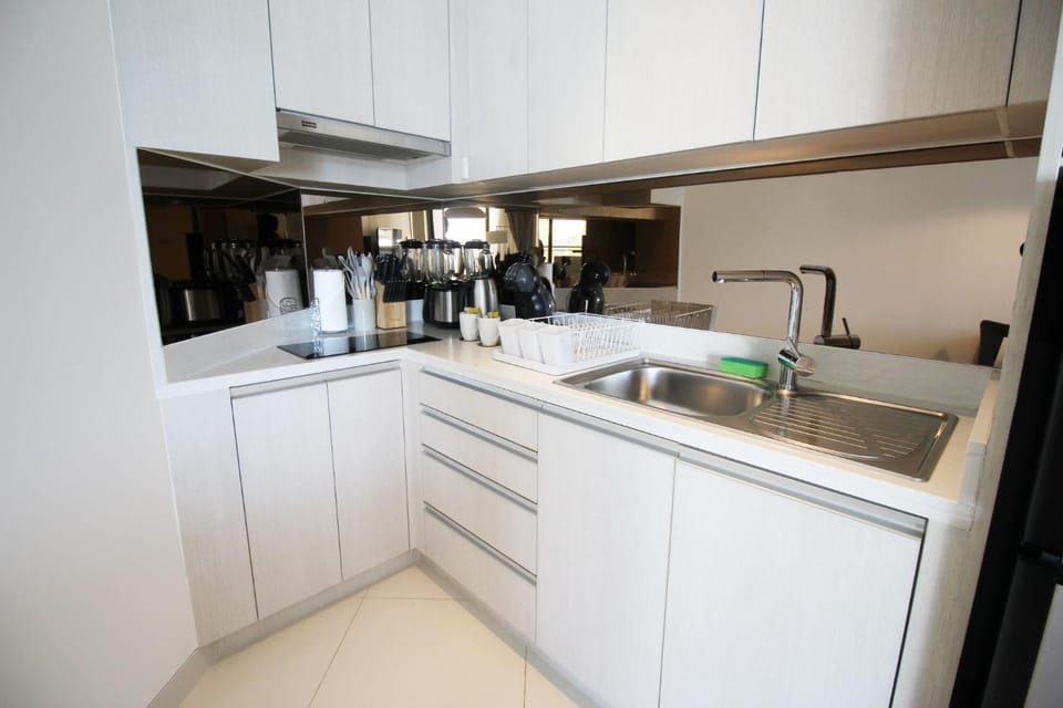 Cassia Lakeview 1BR Apartments, 10min to Beach Apartment in Choeng Thale
