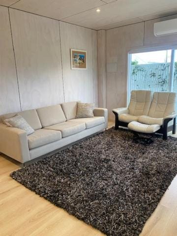 The White House Guest House Apartment in Auckland Region