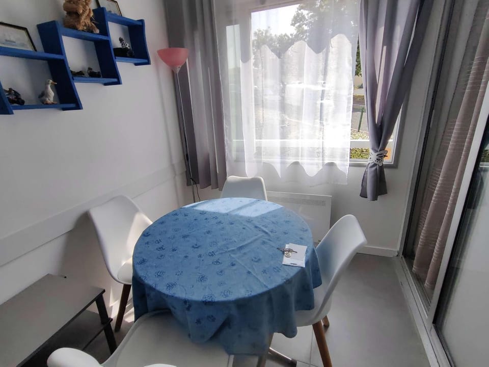 Studio Cabine 4 Pers, Cap d'Agde, Proche Plage - FR-1-607-225 Cabin in Agde