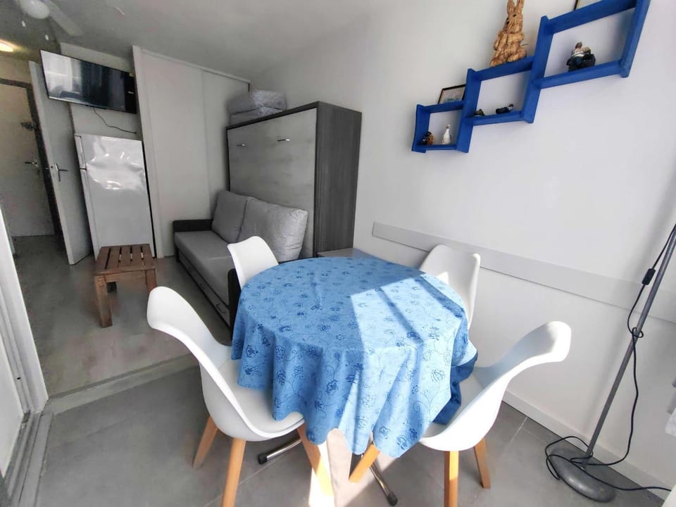 Studio Cabine 4 Pers, Cap d'Agde, Proche Plage - FR-1-607-225 Cabin in Agde