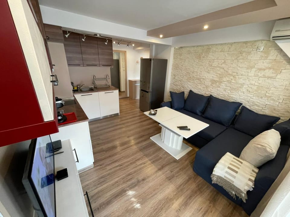 TV and multimedia, Kitchen or kitchenette, Living room, Seating area, minibar, oven