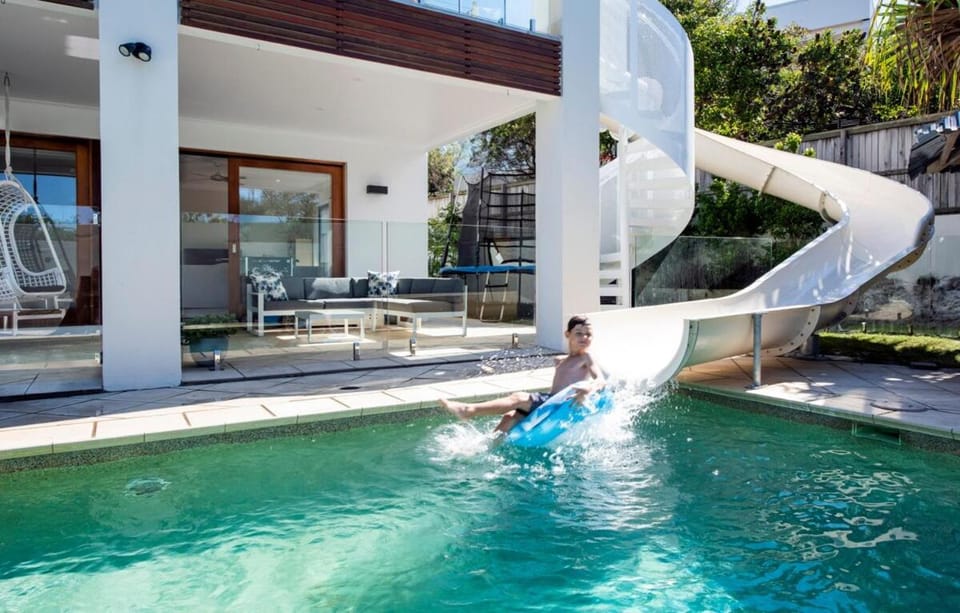 ULTIMATE NOOSA Six Bedroom Luxury with WATERSLIDE! House in Sunrise Beach