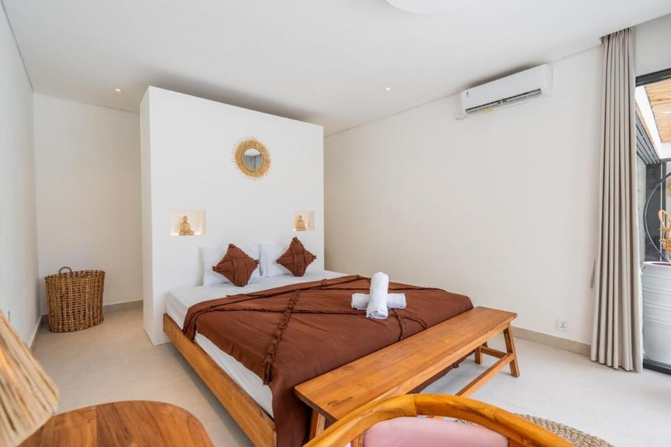 NEW! Villa Aurora - 4BR Villa in Kerobokan Villa in North Kuta