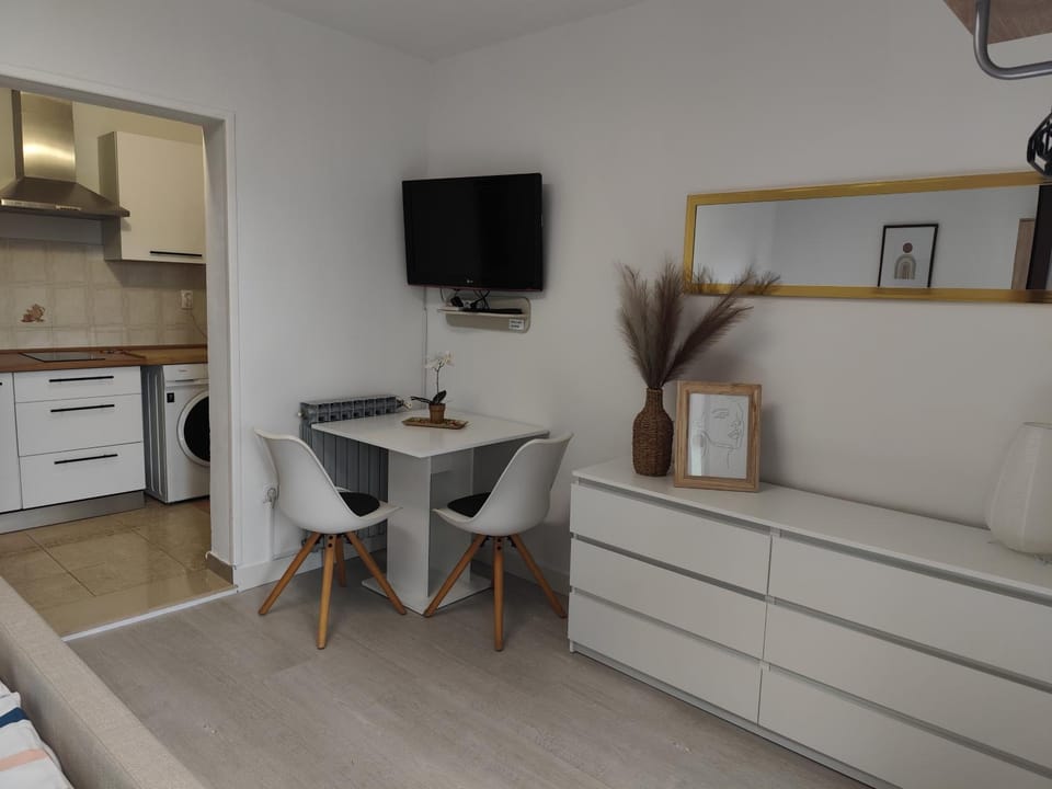 TV and multimedia, Dining area