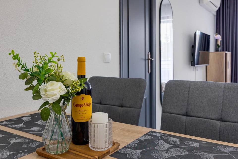 Sunny Apartment with Pool, 200m from the Sea Apartment in Torrevieja