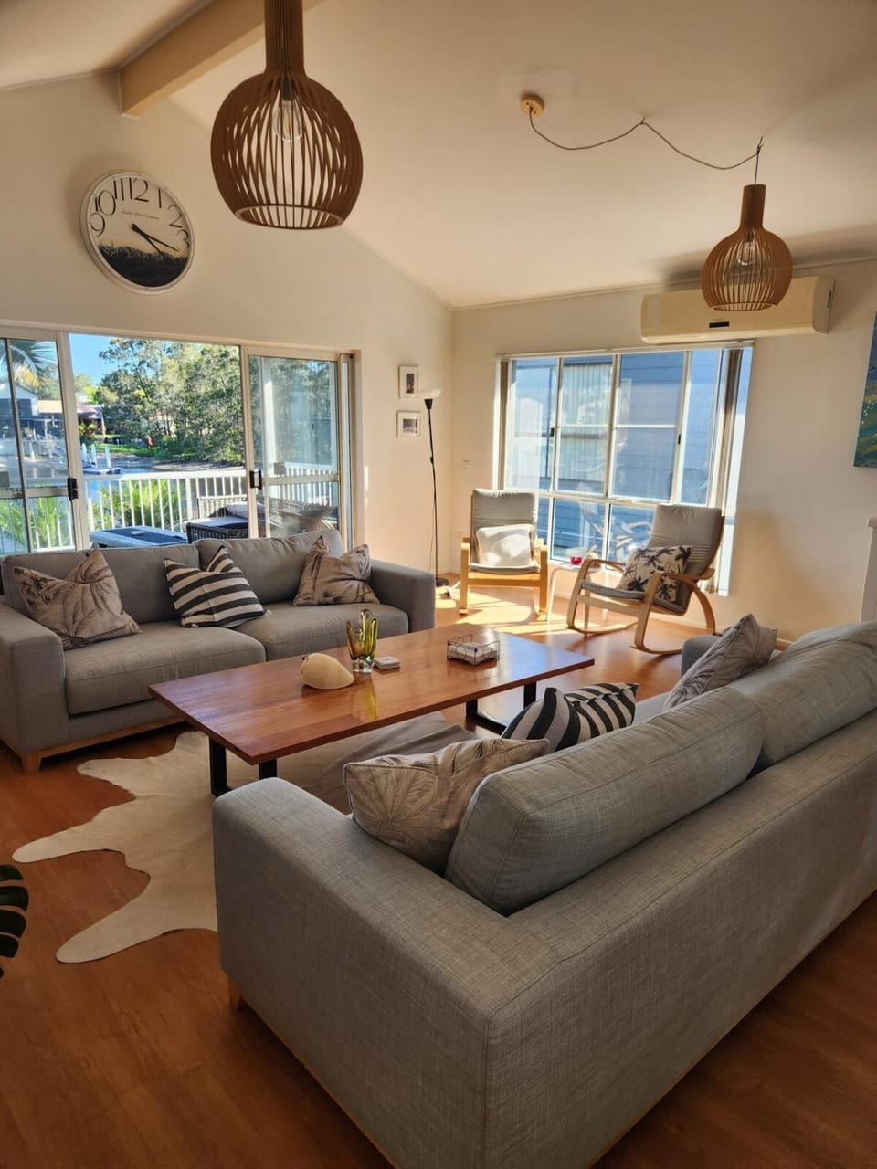 Living room, Seating area
