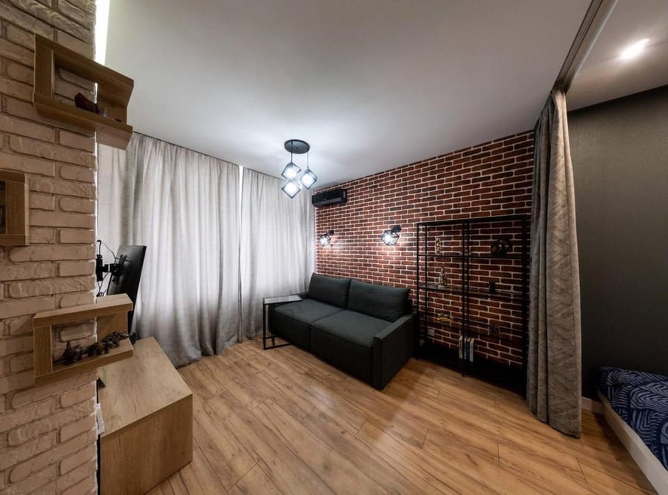27 Pearl Cool Apartment Apartment in Odessa