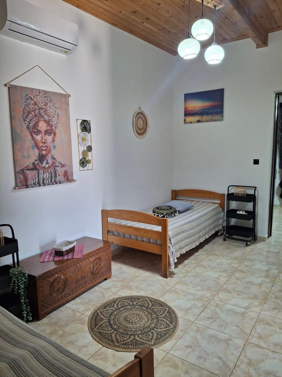 Bed, Photo of the whole room