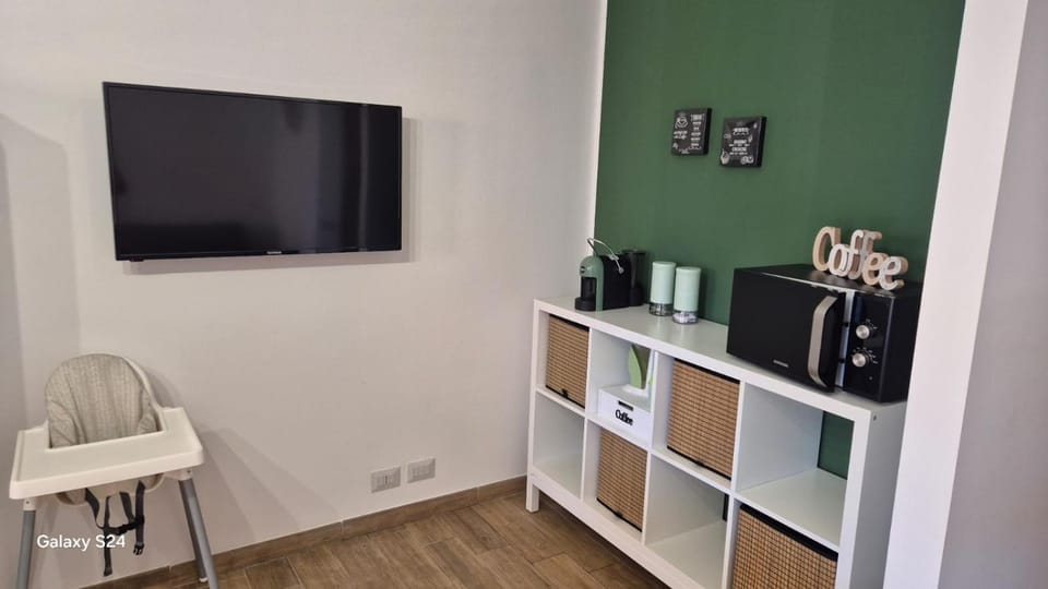 TV and multimedia, Coffee/tea facilities, Breakfast