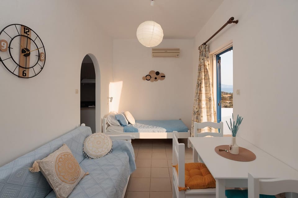 Bed, Living room, Seating area