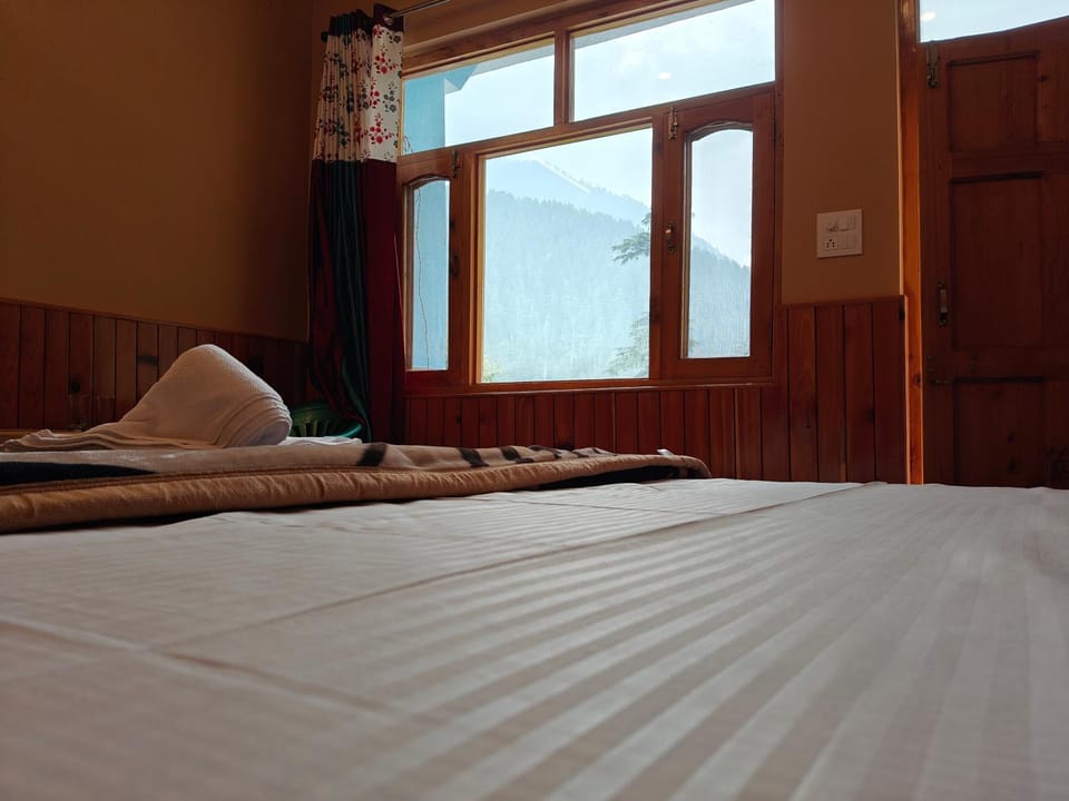 Seri Pyramid View Home Stay Jibhi Vacation rental in Himachal Pradesh