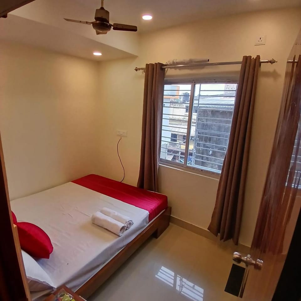 Bed, Photo of the whole room, Bedroom, air conditioner